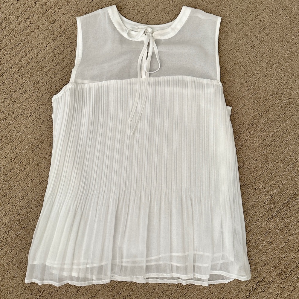 Pleione Women’s White Flowy Blouse